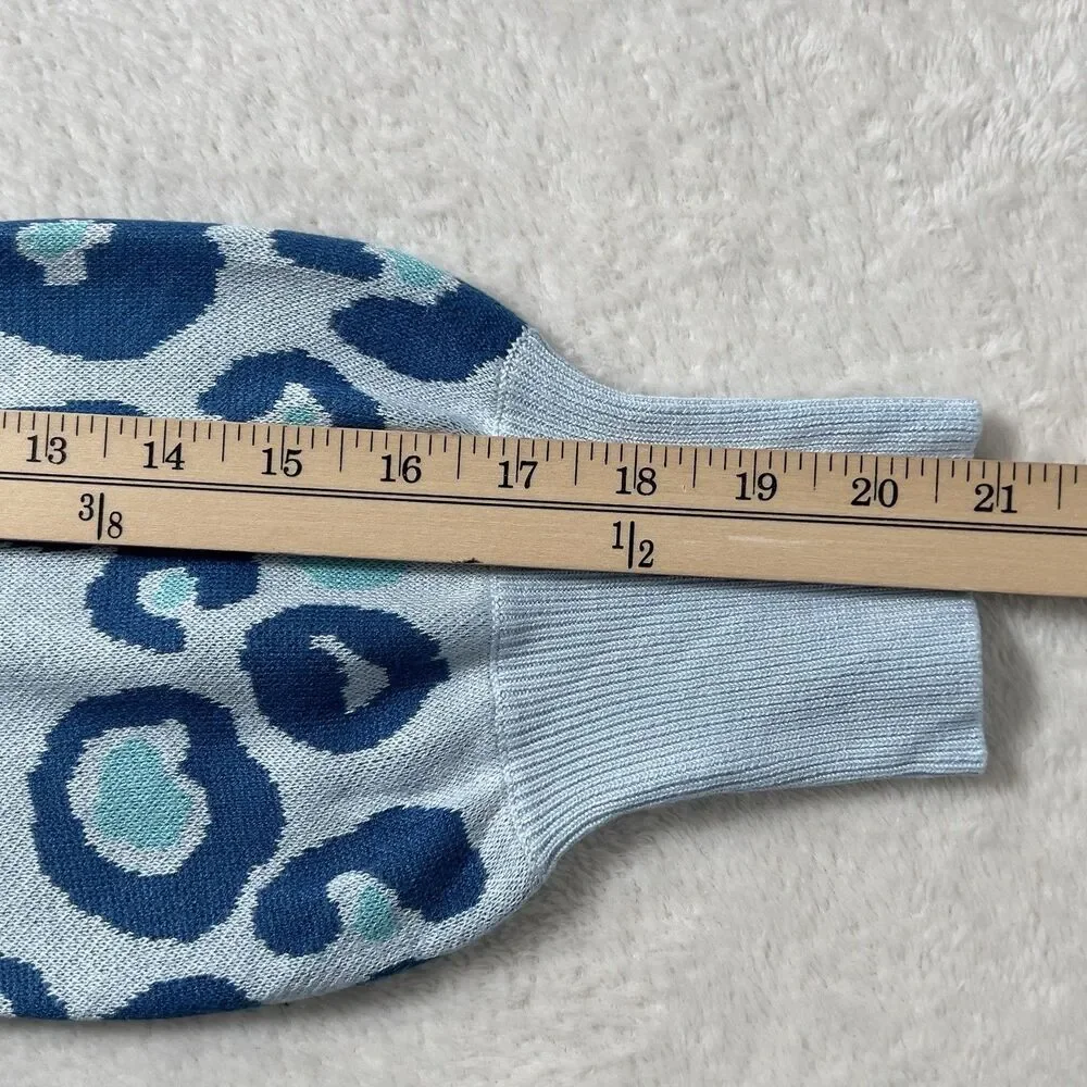 Lilly Pulitzer Jasmina Sweater Womens Sz M Skim Blue Don’t Be A Cheetah V-Neck - Picture 11 of 11